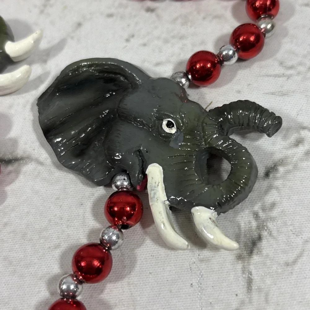Toomeys Authentic Mardi Gras Party Beads Figural Elephant‎ Beads Red Silver New
